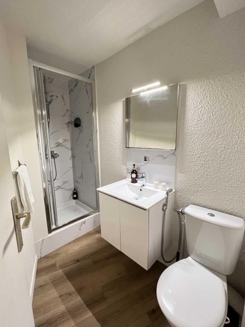 Couett'hotel Port De Plaisance, Les Pieds Dans L'eau Hotel 3*