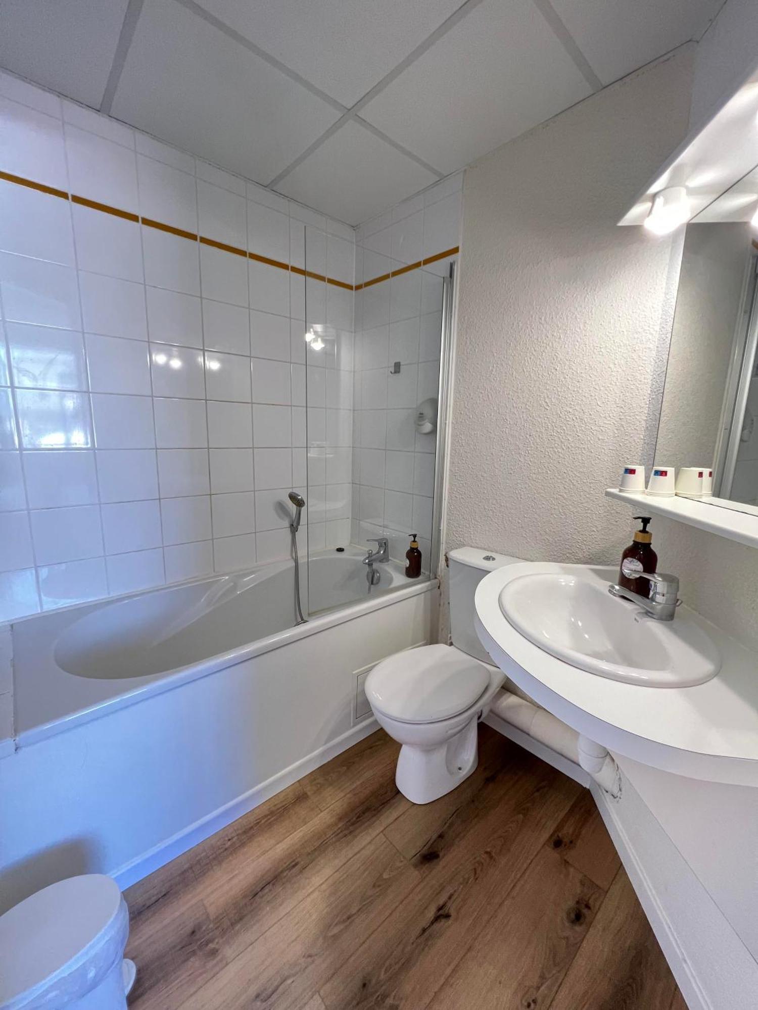 Couett'hotel Port De Plaisance, Les Pieds Dans L'eau Hotel 3*